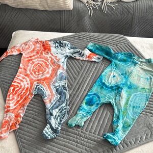 Burt's Bees Baby Tie-Dye Footies - Orange and Blue